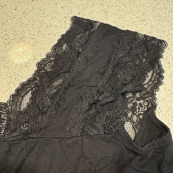 VENUS Black Double V Neck Lace Top | Medium - Picture 6 of 7